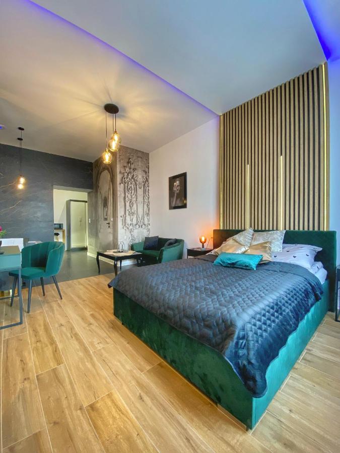 Apartament Czarny Z Jacuzzi Krakow Ngoại thất bức ảnh